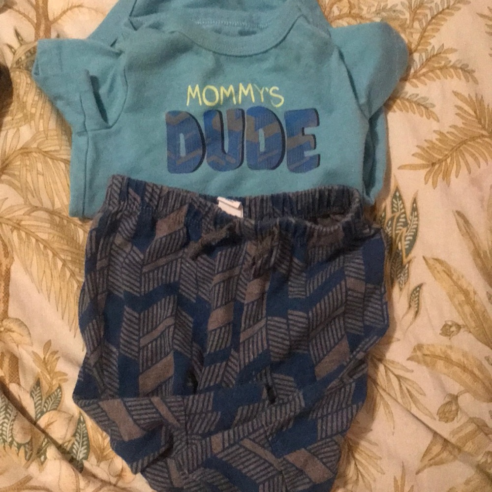 3 month bundle- two sets one jacket - Picture 4 of 7